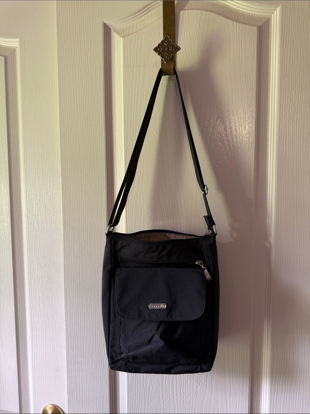 Black Baggallini purse